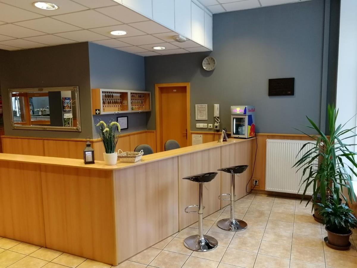 Vzdelavaci Stredisko A Hotel วาร์นสดอร์ฟ ภายนอก รูปภาพ