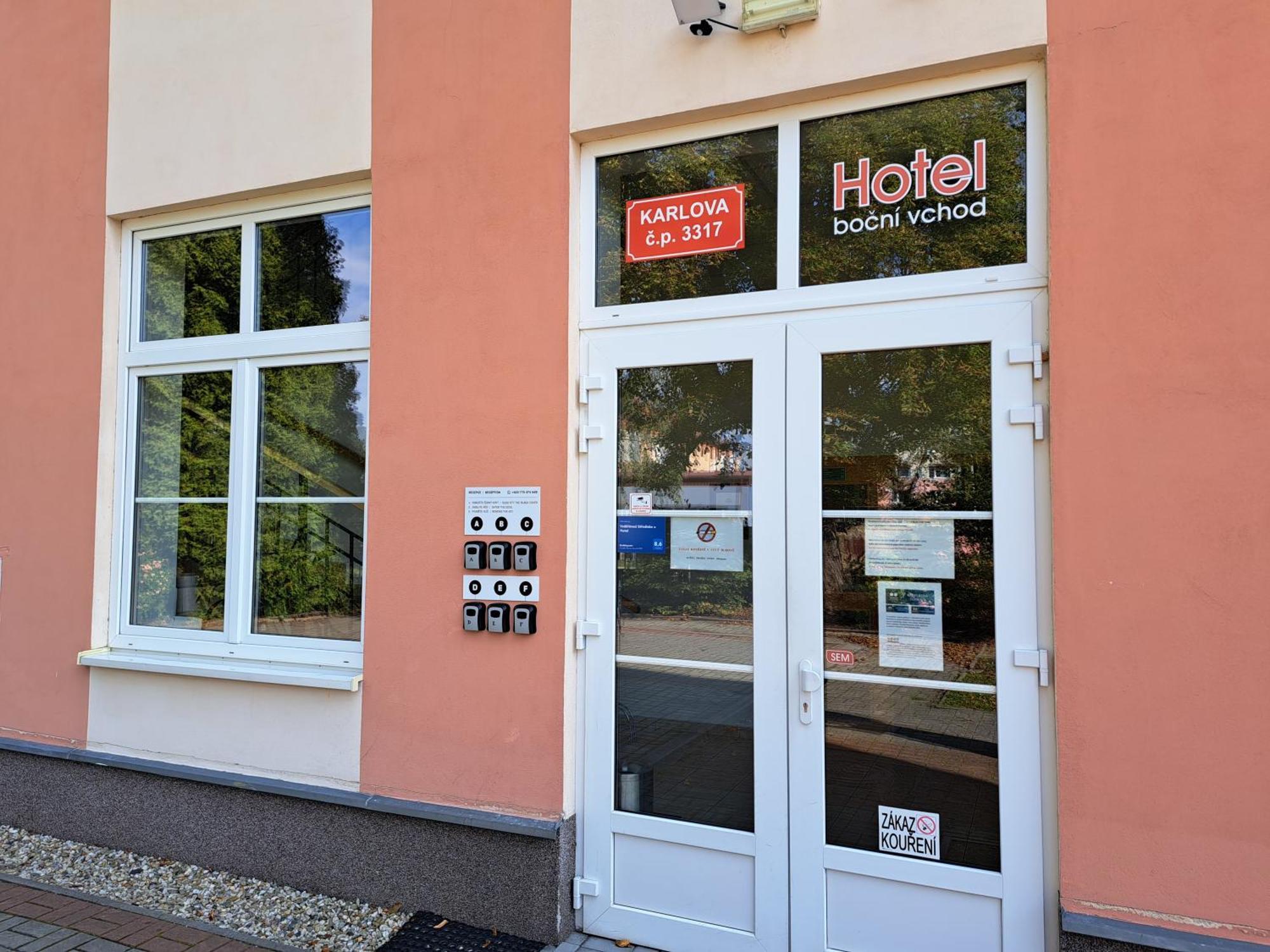 Vzdelavaci Stredisko A Hotel วาร์นสดอร์ฟ ภายนอก รูปภาพ